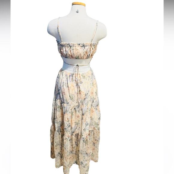 Astr The Label Women's Odina Maxi Dress Floral Size Medium
NWOT - Picture 9 of 11